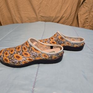 Ground Work Waterproof Garden Clog Womens Sz 9 Garden Shoe Sunflower